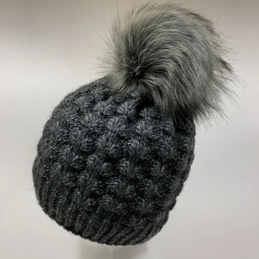 NWOT Villagehouse Chunky Knit Gray Silver Faux Fur Pom Fleece Lined Hat Poland